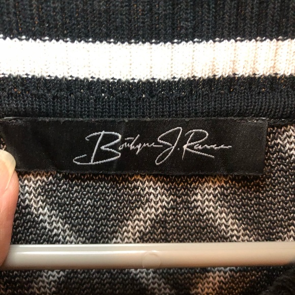 Boutique J Renee Sweater top button flowy dress. - Picture 2 of 12